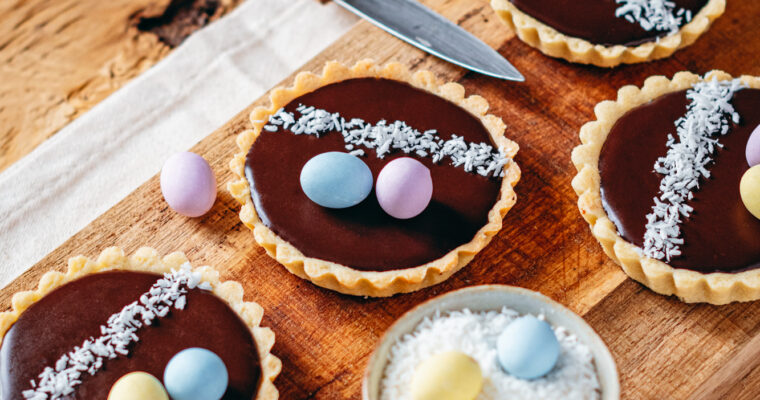 Tartelettes chocolat, pommes et coco