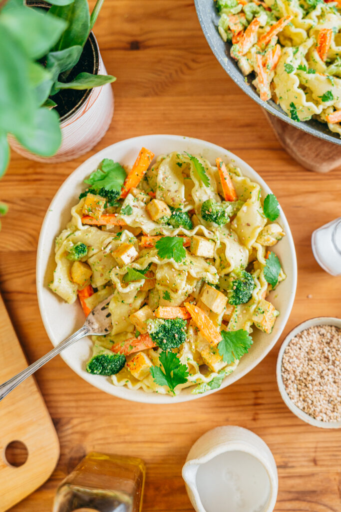 Poêlée de pâtes aux légumes et tofu