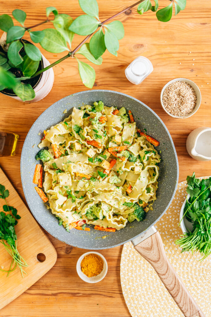 Poêlée de pâtes aux légumes et tofu