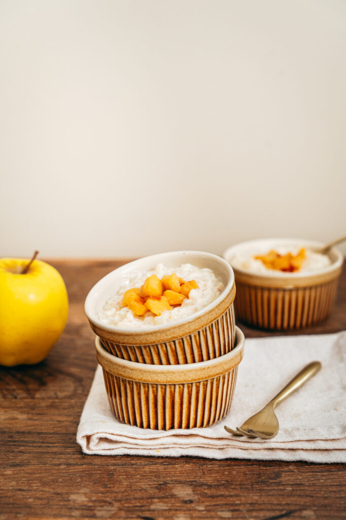 riz au lait aux pommes et au caramel au beurre salé