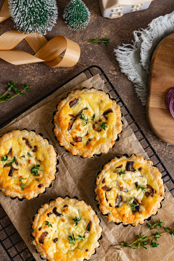 mini quiches chèvre et oignons