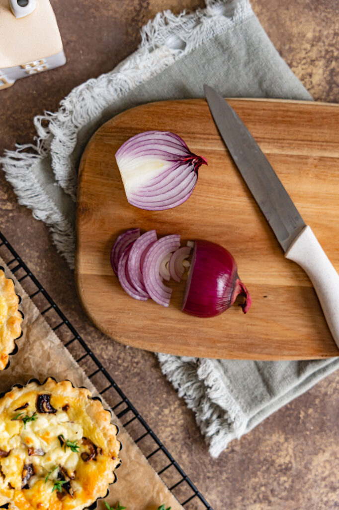 mini quiches au chèvre et aux oignons